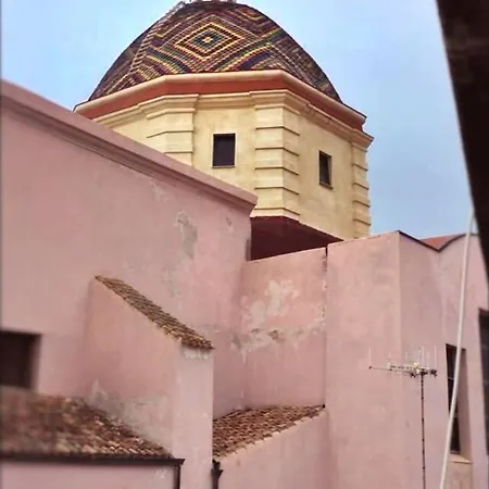 The Three Bell Towers شقة